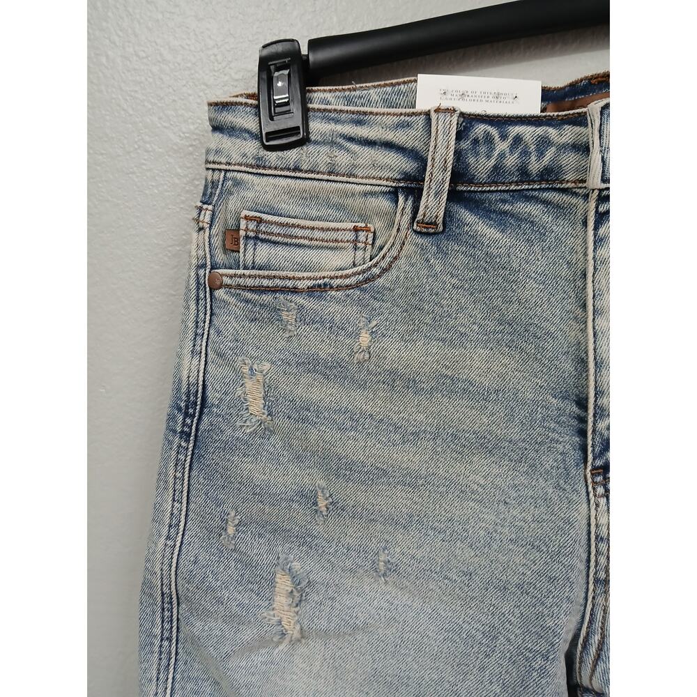 Judy Blue HW Mineral Wash Destroy Boyfriend Shorts - Picture 4 of 8